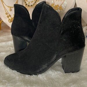 black suede heel booties sz 7.5 just a lil dusty nvr worn